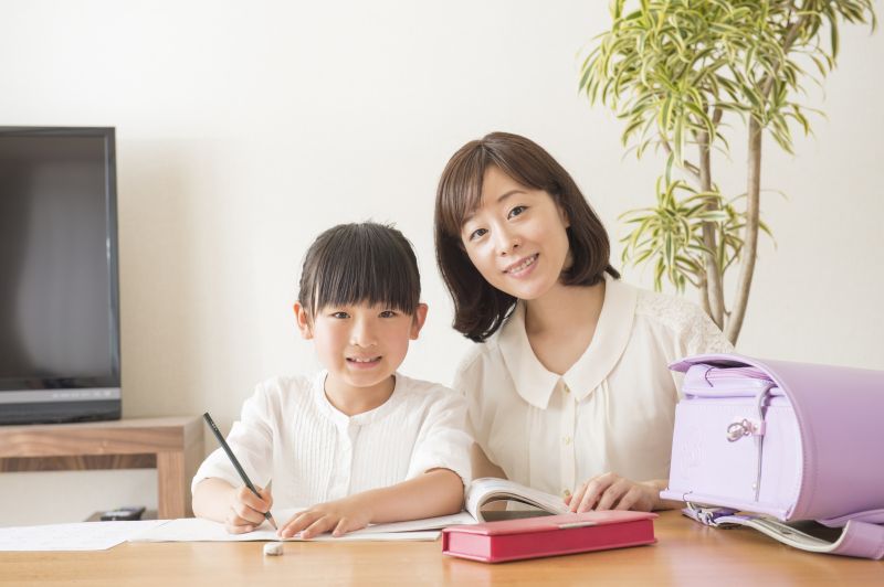 học ở phòng khách học ở phòng khách